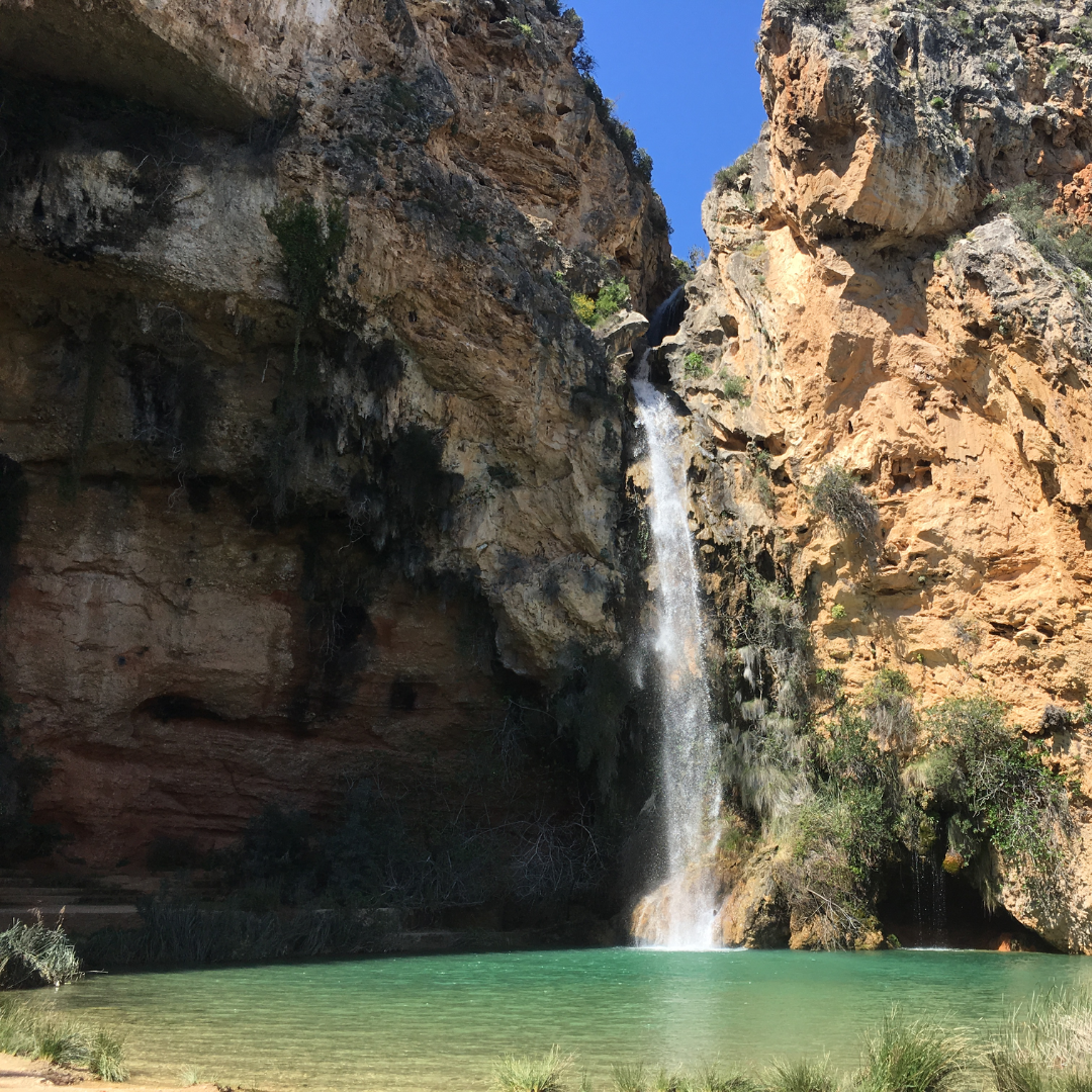 Guía de Equipamiento Esencial para Senderismo