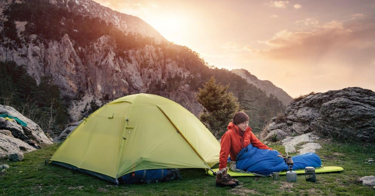 Elige el saco de dormir perfecto para tus aventuras