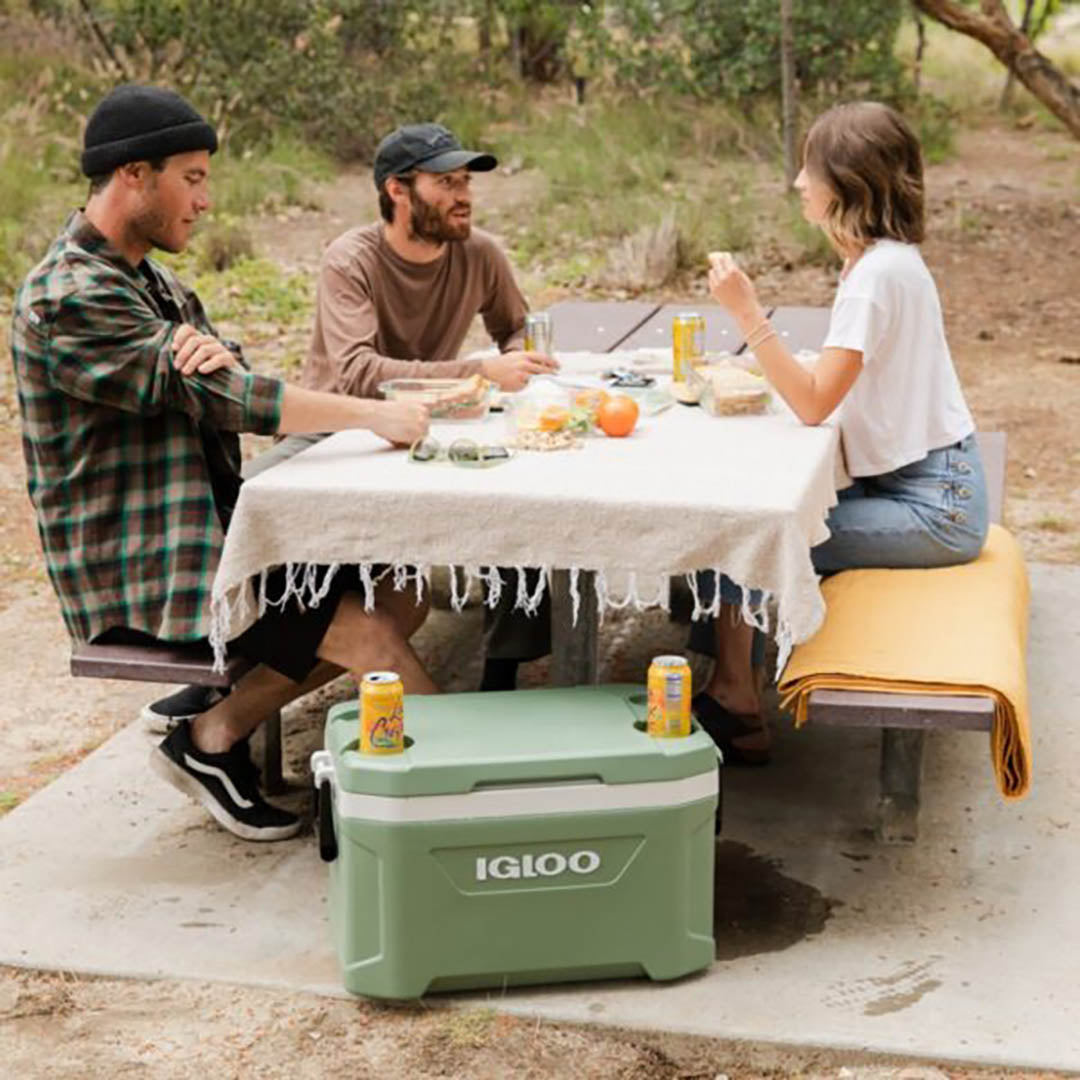 nevera portatil igloo latitude 52 ecocool en picnic