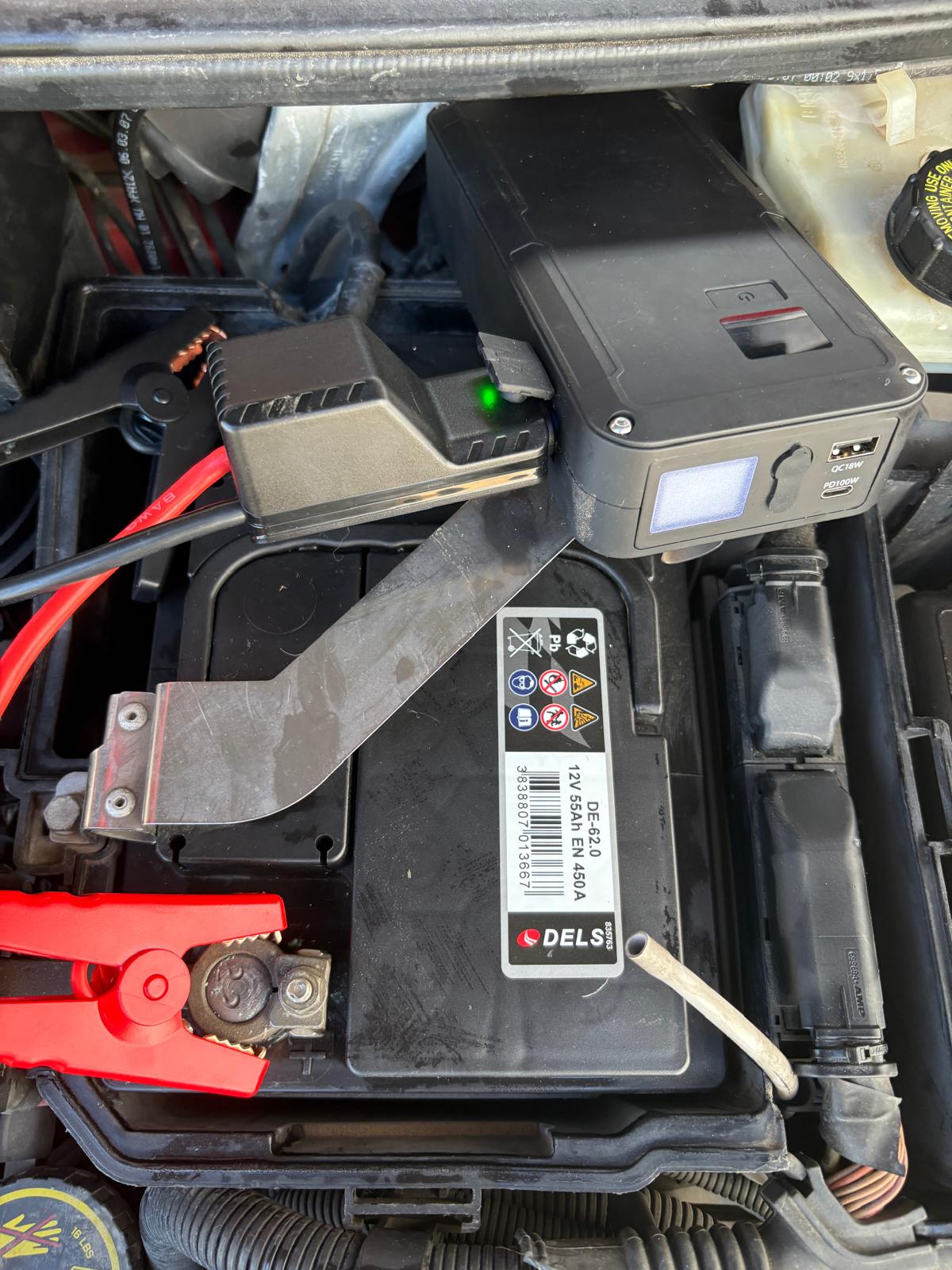 Jump Starter Arrancador de Baterías Portátil Inuitz - 1200A para Coche, Moto y Camión con Power Bank 100W, Carga Rápida Type-C y Linterna LED